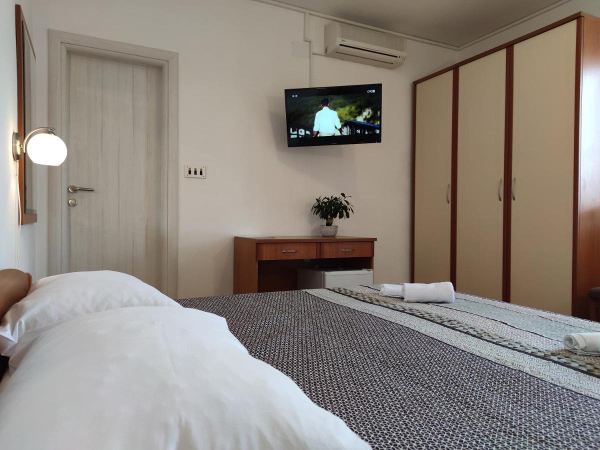 Bed and Breakfast Pansion Alen - Dugi Otok Luka  Екстер'єр фото