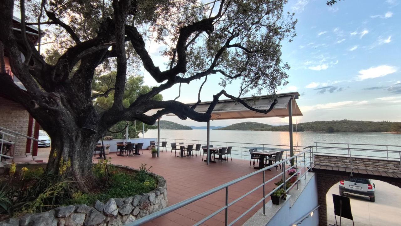 Bed and Breakfast Pansion Alen - Dugi Otok Luka  Екстер'єр фото