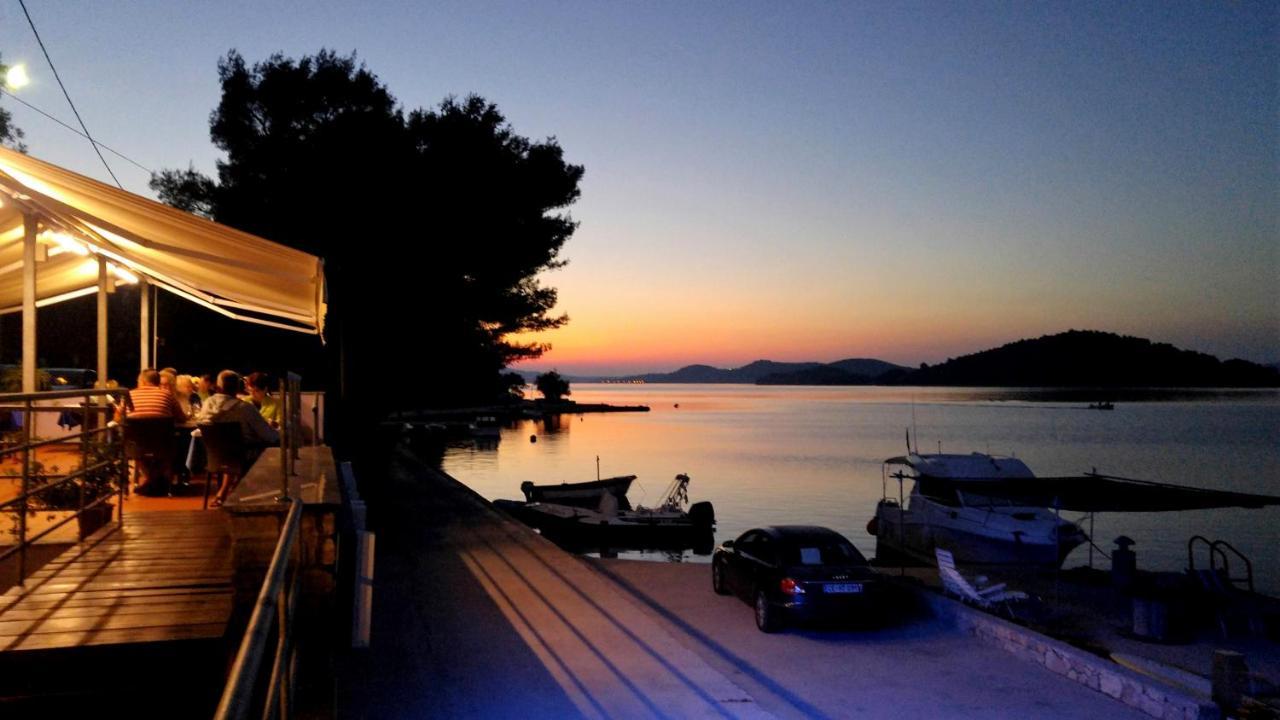 Bed and Breakfast Pansion Alen - Dugi Otok Luka  Екстер'єр фото